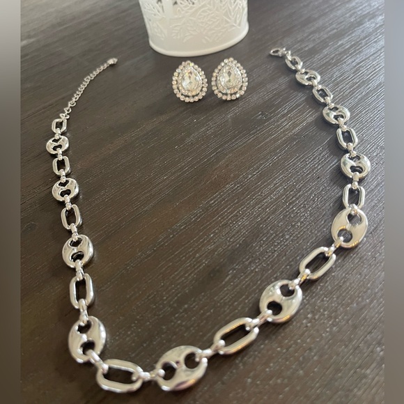 Necklace and earring combo - Picture 1 of 4